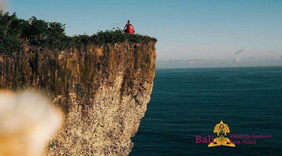 karang-boma-cliff