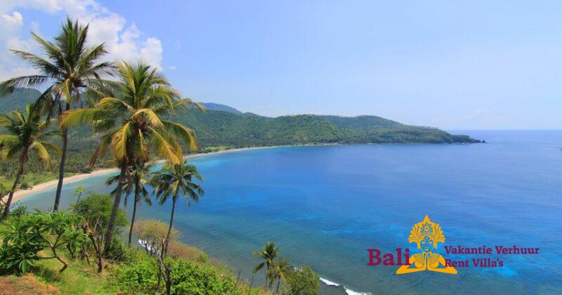 Keindahan_lekukan_garis_Pantai_Nipah_dapat_dilihat_dari_ketinggian-1